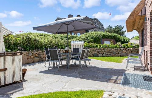 Rantum House | Indulge at York's Hüs: 5-Star Guest Rated Escape