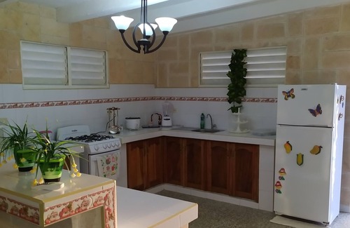 Cienfuegos House | Ocean View Retreat at Yorka y René: Guest Rated 8.4/10