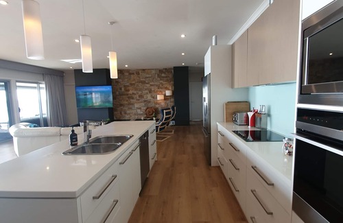 Para Wurlie House | Indulge at Yorke 272: Award-Winning Ocean View Retreat