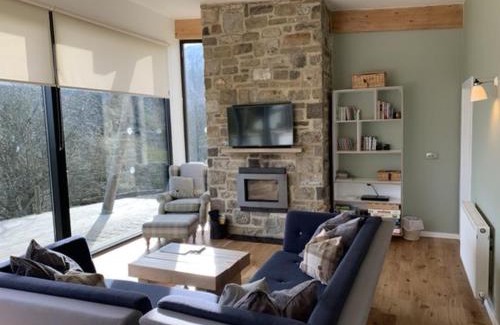Richmond House | Experience Yorkshire Dales Lodge 17 with Family-Friendly Perks