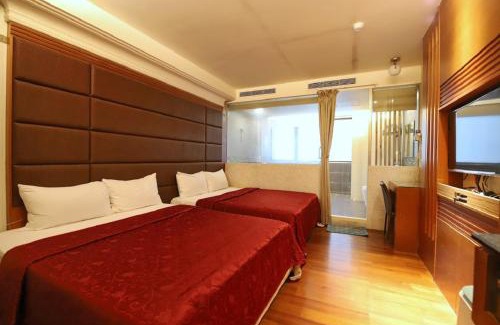 Baihe Hotel | Relaxing Yosemite Hot Spring Resort with Family-Friendly Amenities
