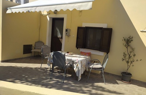 Petaloudes House | Discover Yotas House: Family and Pet Friendly Retreat