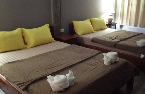 Bang Phra House | Yotin Guest House: Highly Rated Stay with Spa & Dining