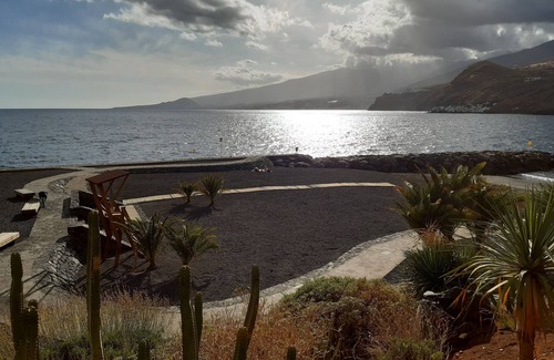 Tabaiba Apartment | Discover Ocean Views: 2-Bedroom Apartment in Tabaiba