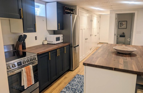 Waveland Apartment | Beachside Garden Apartment: Steps from the Ocean View