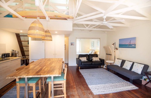 Point Lookout Apartment | Prime Location Just 100m from Patrolled Beach Awaits You