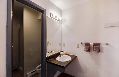 Cheyenne Wells House | Discover 3 Pet-Friendly Units Near Medicine Arrow Park