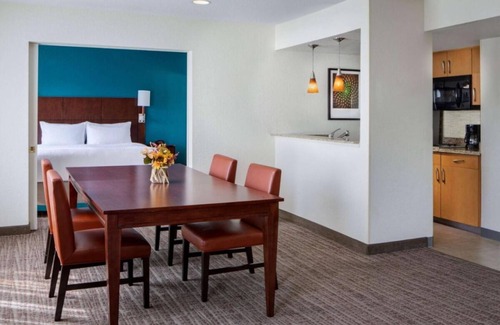 Dallas Apartment | Your Perfect Retreat Awaits: Relaxing Unit for Families!