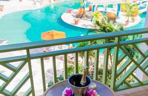 Rodney Bay Hotel | Discover Beachfront Units with Pool Views and Free Parking