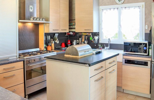Marsanne House | You long for your private and quiet vacation home with swimming pool? Here you will find everything