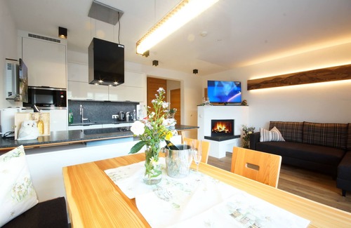 Spinga Apartment | Discover Your Ideal Vacation with Ocean Views & Spa