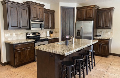 Washington House | Inviting You're Welcome Townhome with Pool & Ocean Views