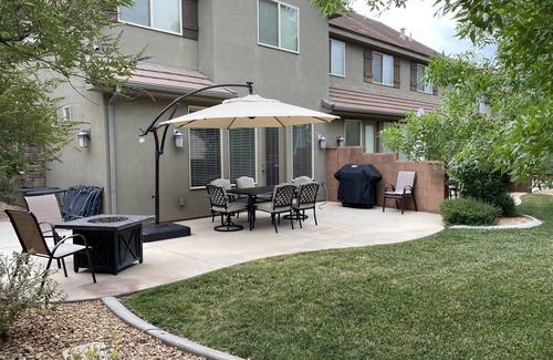 Washington House | Inviting You're Welcome Townhome with Pool & Ocean Views