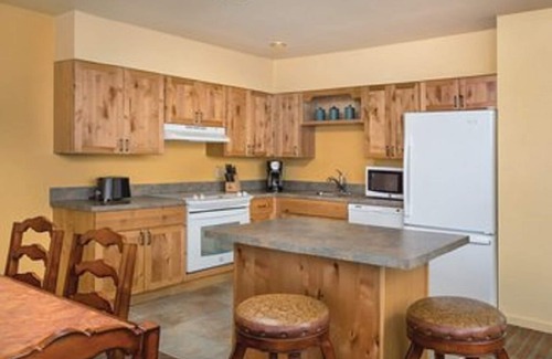 Klamath Falls Resort | Endless Comfort Awaits: Guest Rated 10/10 with Amazing Amenities
