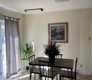 Huntsville House | Unforgettable Stay Awaits at Our Family-Friendly Retreat