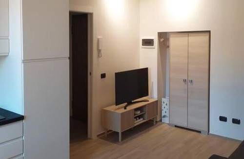 Dergano Apartment | Imbonati 15: Wheelchair Accessible and Guest Rated 10/10