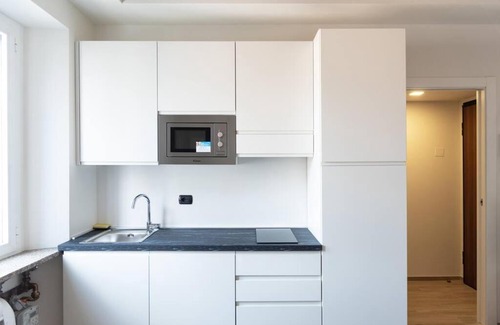 Dergano Apartment | Imbonati 15: Wheelchair Accessible and Guest Rated 10/10