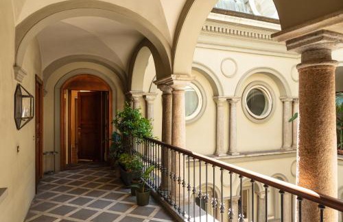 Borgonuovo Apartment | Youhosty - Montenapoleone Noble Flat