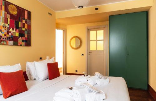 Borgonuovo Apartment | Youhosty - Montenapoleone Noble Flat