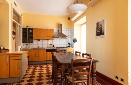 Borgonuovo Apartment | Youhosty - Montenapoleone Noble Flat
