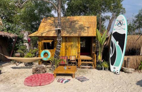 Mondol Seima House | Vibrant and Inviting: Young Wild and Free Hotel Awaits