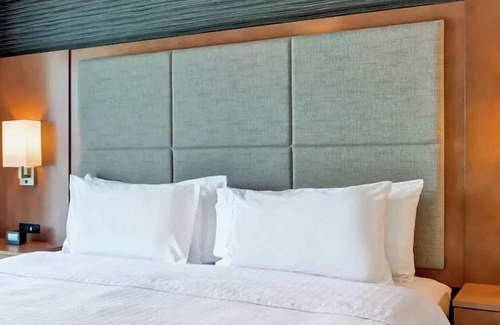 McNeil Hotel | Your Ideal Austin Resort: Family Units Near Creekmont Park