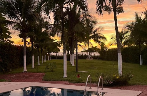Puntarenas Bed & Breakfast | Beachfront BnB Paradise with Private Beach & Pet Friendly