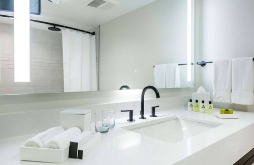 Isla Verde Hotel | Enjoy Beach Life: Pet-Friendly Hotel with Pool Access