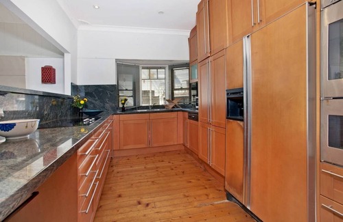 Manly Apartment | Direct Beachfront Accommodation in Manly with Ocean Views