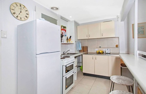 Manly Apartment | Beachfront Bliss: Exceptional Manly Accommodation Awaits