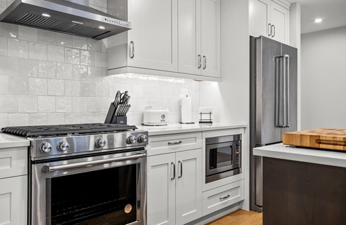 Canmore Condo | Your Canmore Retreat! Nestled amidst the breathtaking vistas of Canmore.