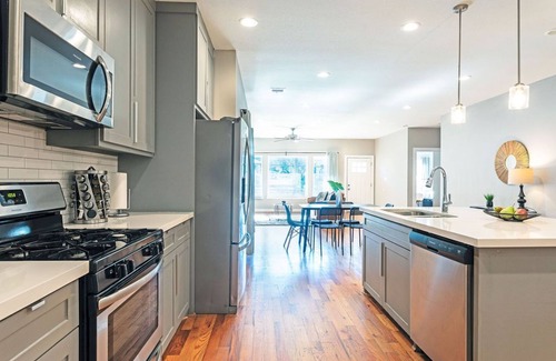 Greater East End House | Relaxing Bungalows for Family Gatherings with Spa Access
