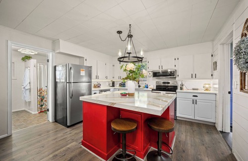 Coeur d'Alene House | Your Cozy CDA Escape — Hot Tub, Walkable, and Pet-Friendly Bliss