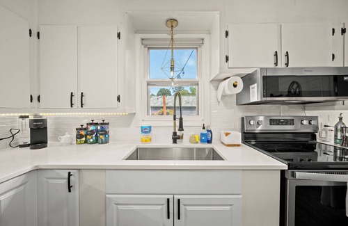 Coeur d'Alene House | Your Cozy CDA Escape — Hot Tub, Walkable, and Pet-Friendly Bliss