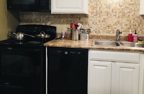 Ross Township House | Cozy Pittsburgh Retreat: King Bed, Free Parking & More