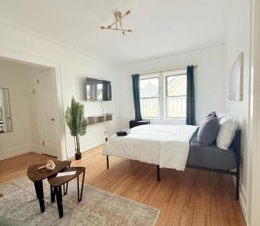 East Avenue Apartment | Your Cozy-studiohighfallstvkitchenrochestdt