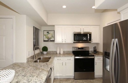 North Scottsdale Apartment | Designer Condo with Pool & Spa - Rated 10/10 by Guests!