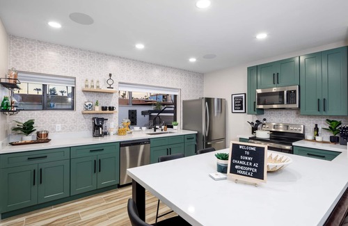 Downtown House | Ideal Location with Pool, BBQ, VR Tour & More!