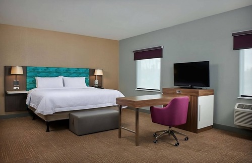 Sherwood - Tualatin North Hotel | Relaxing Getaway: Free Breakfast, Pool & Pet-Friendly Stays