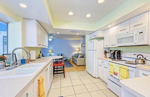 Sarasota Springs House | Discover Your Dream Pool Home Near Siesta Key Beach
