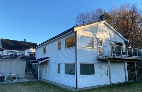 Laksevag Apartment | Budget-Friendly Studio Getaway in Bergen for Families
