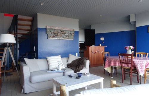 Loctudy House | Discover Oceanfront Bliss at Your Garden: The Beach