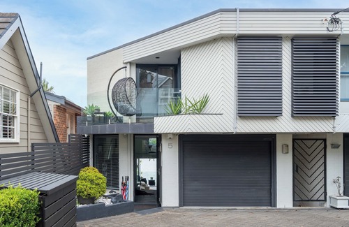 Balmain East House | Prime Sydney Harbour House with Pool & Unmatched Views