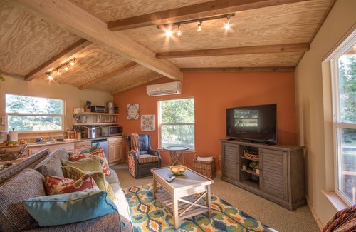 Ingram Cabin | Relaxing Hill Country Cabin Retreat by Johnson Creek