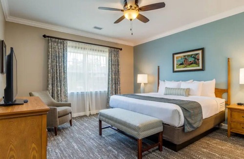 Williamsburg Resort | Your Historic Escape Awaits at Holiday Inn Club Vacations Williamsburg- 2 Bd.