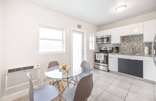 Parkside House | Your Ideal Hollywood Home with Pool & Spa Amenities
