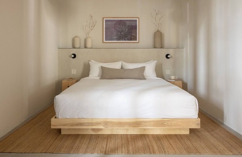 Downtown Palm Springs Hotel | Exceptional 4-Bedroom Suite with Kitchen in Palm Springs
