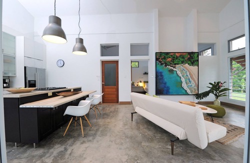 Llanos Tuna Bed & Breakfast | Relax in Casita 2: Your Ideal Farm Getaway with Pool