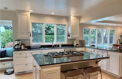 Greenbrae House | Find Your Ideal Thanksgiving Retreat by the Ocean