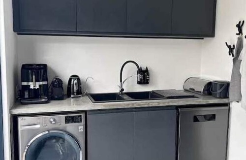 Constantia House | Cozy Retreat: Your Ideal Home Away from Home!